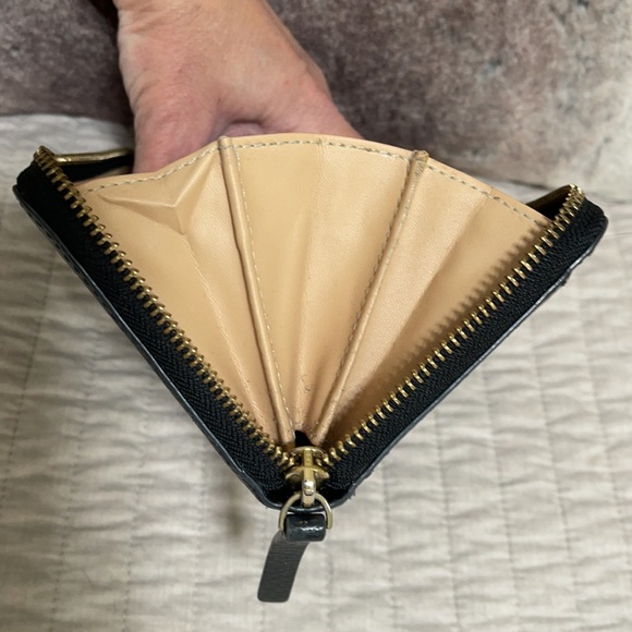 Excellent condition kate spade satchel & wallet - Picture 16 of 16